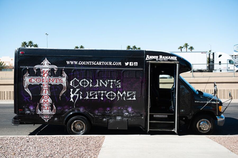 Las Vegas: Shelby, Counts Kustoms & WelderUp Car Garage Tour - The Welcome to Fabulous Las Vegas sign: the fast photo you’ll be glad you got