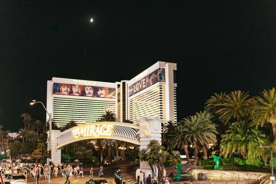 Las Vegas: Sightseeing Night Tour by Open-top Bus - Should you book this Las Vegas night bus tour?