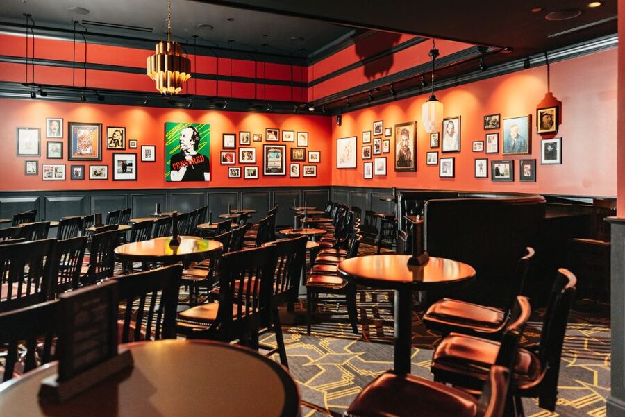 Las Vegas Strip: Brad Garrett’s Comedy Club at MGM Grand - Brad Garrett’s Comedy Club at MGM Grand: what you’re really booking