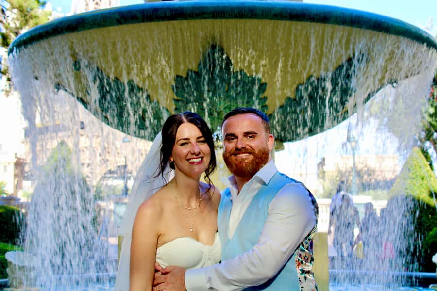 Las Vegas Strip Limo Tour with Champagne and Photos - Who This Is Best For