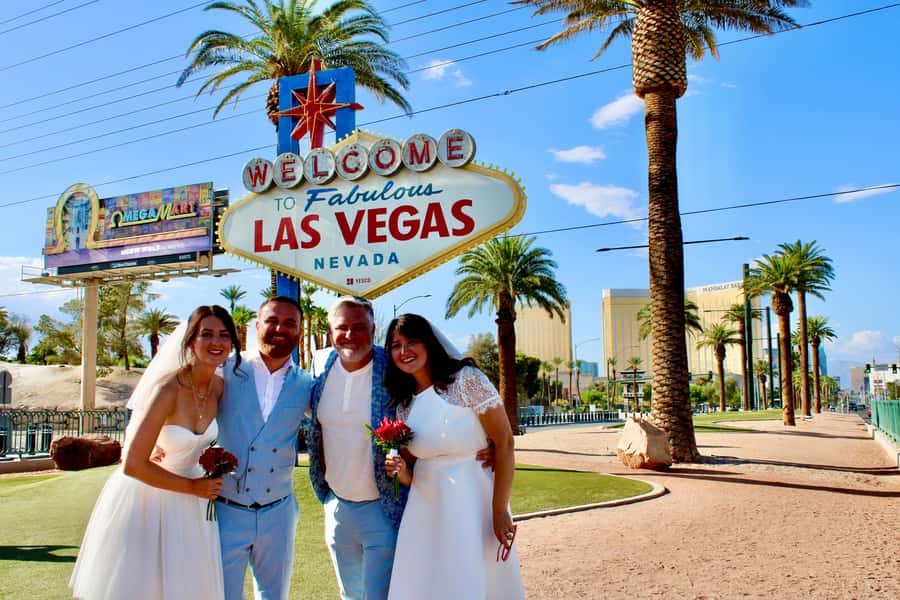Las Vegas Strip Limo Tour with Champagne and Photos - A Limo Tour That Feels Like a Shortcut to Great Photos