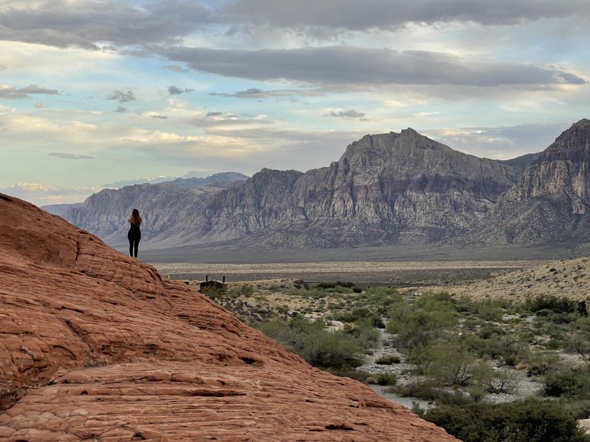Las Vegas: Sunset Hike and Photography Tour Near Red Rock - Red Rock at Sunset: why the timing feels like a hack