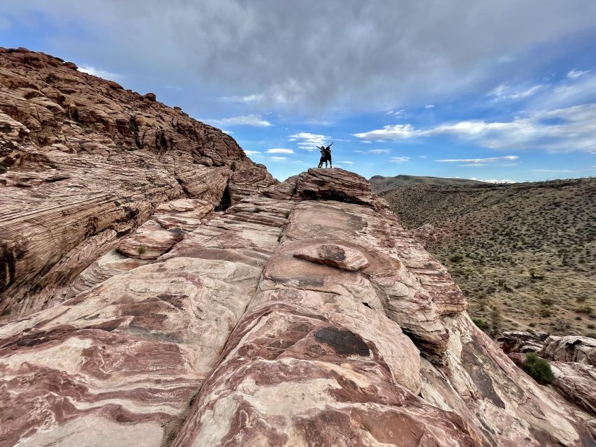 Las Vegas: Sunset Hike and Photography Tour Near Red Rock - Colorful sandstone on older limestone: what to watch for in photos