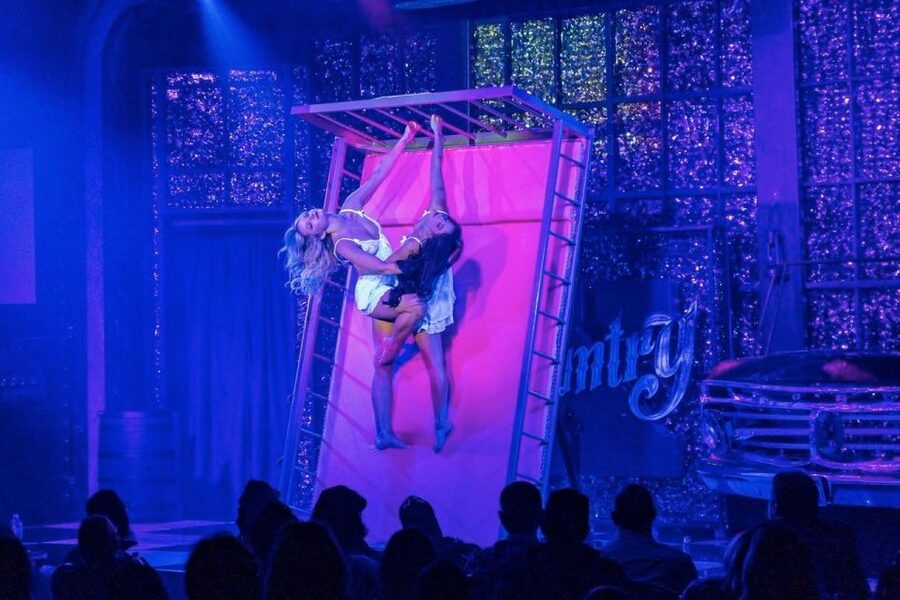 Las Vegas: Tickets to X Country Show at Harrah’s Cabaret - Tickets, seating, and what “90 minutes” really means