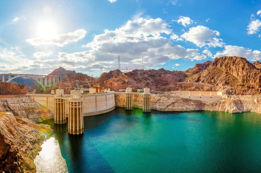 Las Vegas to Hoover Dam, The Express Experience - Lakeview Overlook and the Boulder Basin viewpoints: where the dam makes sense
