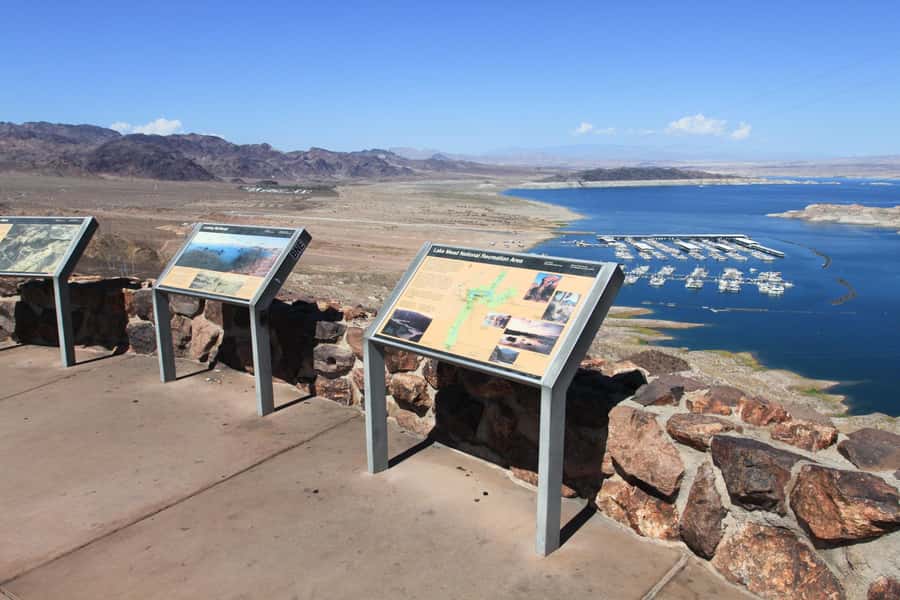 Las Vegas to Hoover Dam, The Express Experience - Welcome to Fabulous Las Vegas sign: the photo stop that sets the tone