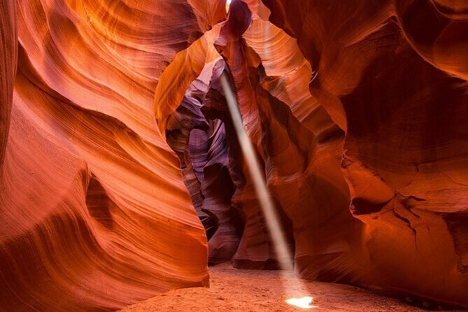 Las Vegas：Upper Antelope Canyon, Horseshoe Bend with Lunch - Upper (or Lower) Antelope Canyon: Slot-Canyon Magic With Real Rules