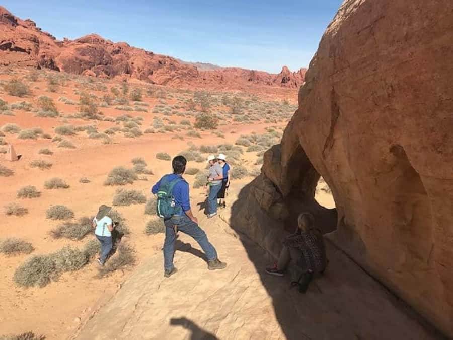 Las Vegas: Valley of Fire Half-Day Guided Hike with Pickup - Guides: why their names keep showing up