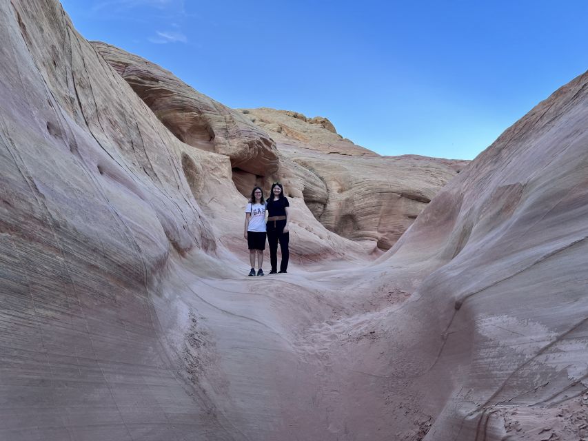 Las Vegas: Valley of Fire Sunset Tour with Hotel Transfers - What to pack for a desert sunset (and what you can skip)