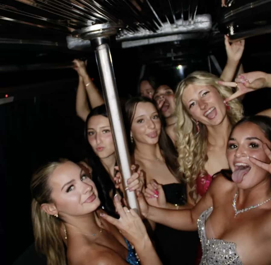 Las Vegas: VIP Club Crawl with Party Bus and Drinks - Should You Book This VIP Club Crawl?