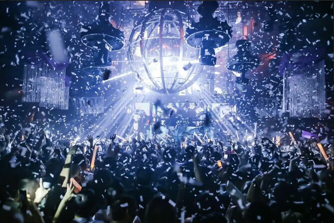 Las Vegas: VIP Club Crawl with Party Bus, Express Entry & Drinks - VIP club crawl timing: why 9:30 pm is smart