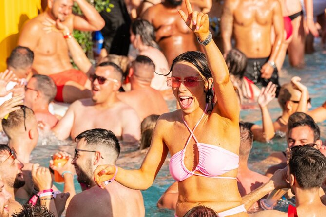 Las Vegas: VIP Pool Crawl with Party Bus, Express Entry & Drinks - Key highlights you’ll actually care about