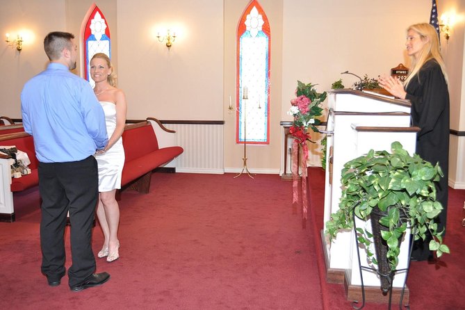 Las Vegas Wedding at A Special Memory Wedding Chapel - Limo pickup and drop-off: the part that can be perfect or just “fine”