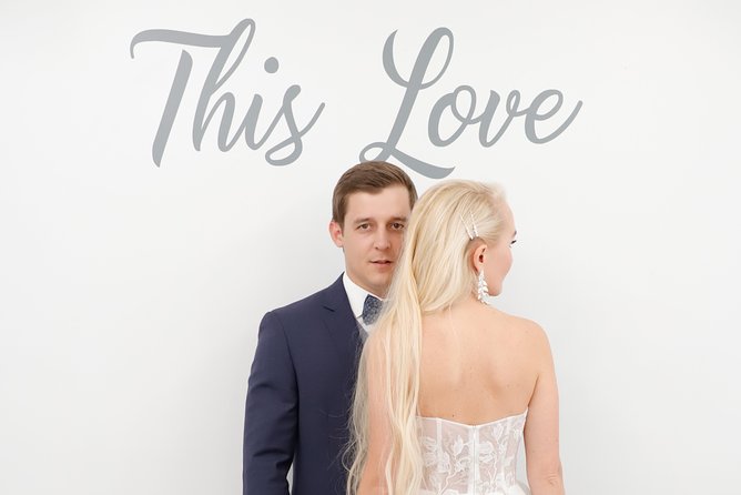 Las Vegas: Wedding at Paradise Wedding Chapel - The 30-minute ceremony flow: chapel or gazebo, with real customization