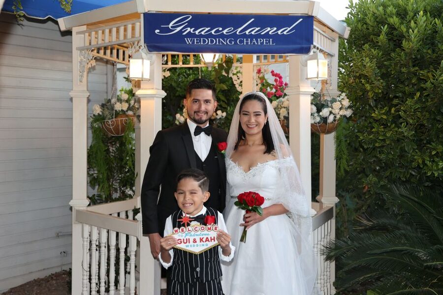 Las Vegas: Wedding or Vow Renewal at Graceland Chapel - Price and value: what the $324 per group actually covers
