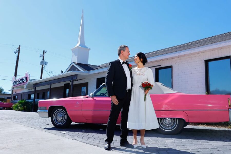 Las Vegas Wedding with Limousine Transportation - The photo coverage that you’ll actually use later