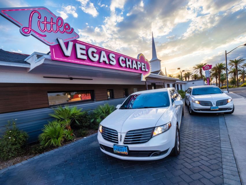 Las Vegas Wedding with Limousine Transportation - Flowers and the unity candle: small pieces with big emotional payoff