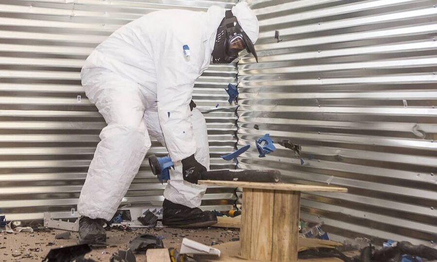 Las Vegas: Wreck Room Experience - Timing, heat, and what to wear under coveralls