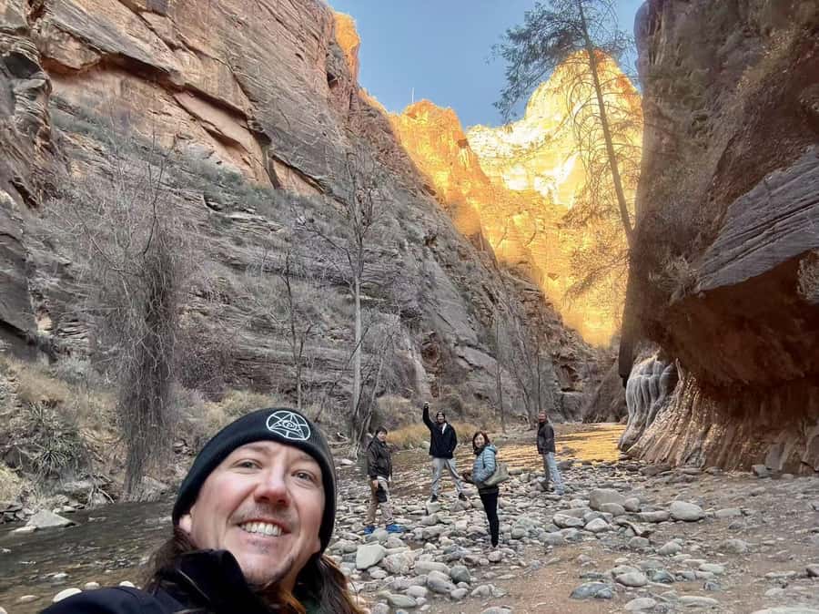 Las Vegas: Zion National Park Group Tour with Lunch - Hotel Pickup: Smooth Start, Real Time Commitment
