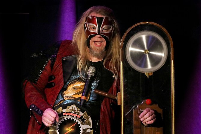 Late Night Magic at The Orleans Las Vegas - MC energy and rotating acts: why it doesn’t drag