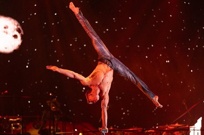 Mad Apple by Cirque du Soleil at New York New York Hotel and Casino - Stop 2: Mad Apple by Cirque du Soleil onstage