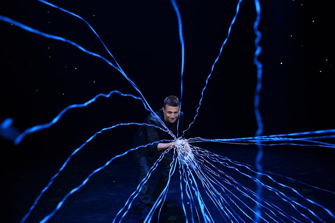 Mat Franco Magic Reinvented Nightly at the LINQ Hotel and Casino - Mat Franco at the LINQ: A Vegas magic show with real audience electricity