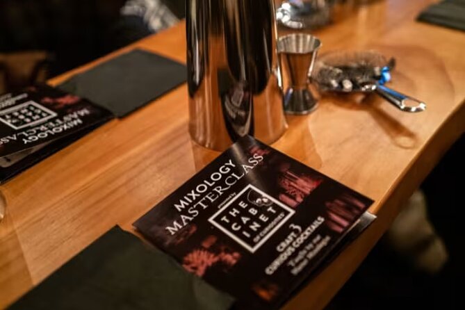 Mixology Masterclass at the Cabinet of Curiosities in Las Vegas - Three cocktails and the toast factor (without the big ceremony)