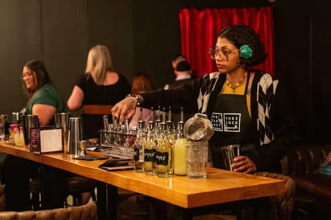 Mixology Masterclass at the Cabinet of Curiosities in Las Vegas - Horseshoe vibes and finding your way on time