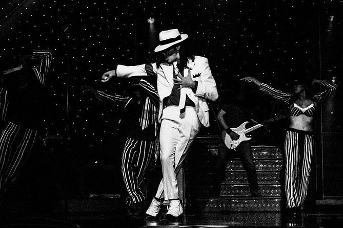 MJ Live at Harrahs Hotel and Casino in Las Vegas - Photo Moments and the Real Cost of Vegas Add-Ons