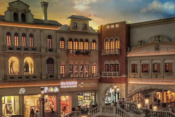 Must-See Spots Vegas Strip Walking Tour - LINQ, O’Sheas, and the Promenade: modern Strip energy, with a view