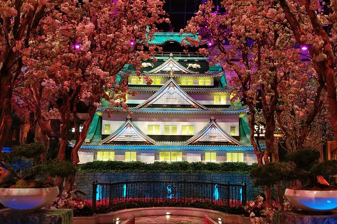 Must-See Spots Vegas Strip Walking Tour - Horseshoe’s Grand Bazaar Shops to Bellagio’s conservatory: shopping and season-changing flowers