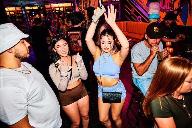 Old Vegas Fremont Barcrawl - Price and logistics: what $70 buys on Fremont