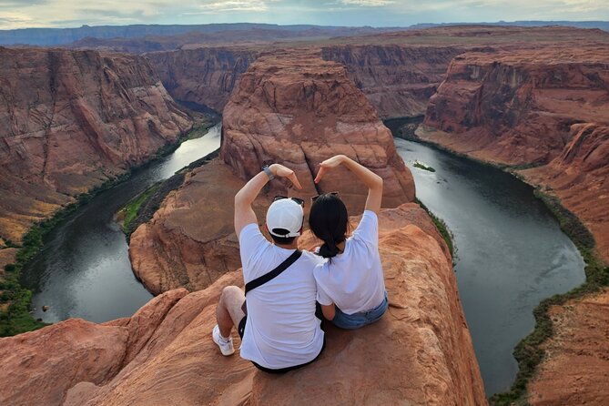 One day Grand Canyon Antelope Horseshoe :Stargazing Daily tour - Guides, van comfort, and why photos matter here