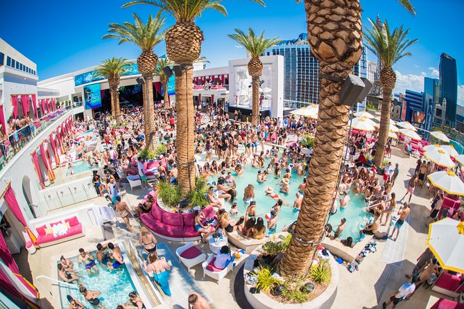 Party Bus Dayclub Crawl - The First Leg: Strip Pregame and Fast, Rope-Free Entry