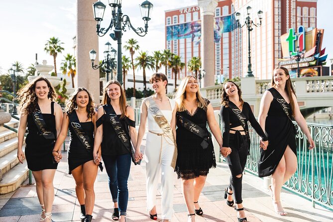 Personal Travel and Vacation Photographer Tour in Las Vegas - Fremont Street Experience: neon photos that look like you tried