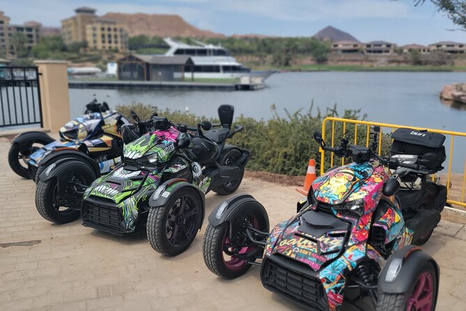 Private Guided Hoover Dam/Lake Mead Half Day Tour On A Trike - Entering the day: the Welcome to Fabulous Las Vegas sign stop