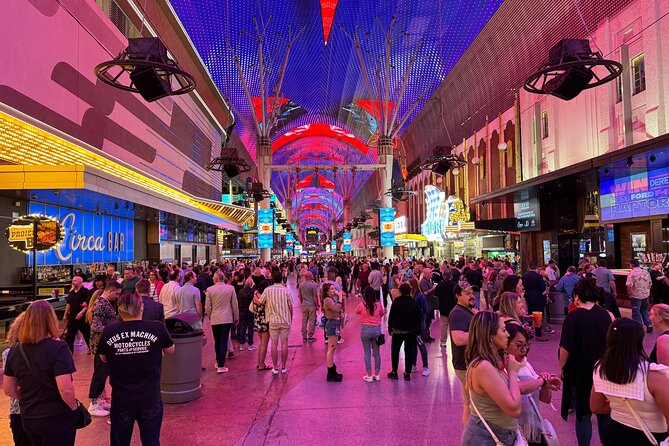 Private Las Vegas Highlights Tour - Stop 1: The Las Vegas Strip for architecture, public art, and classic sets