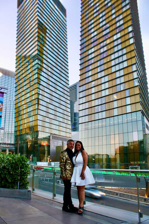 Private Limo 2.5hr Tour of Vegas with Champagne - Bellagio fountain area and the Welcome Sign finale