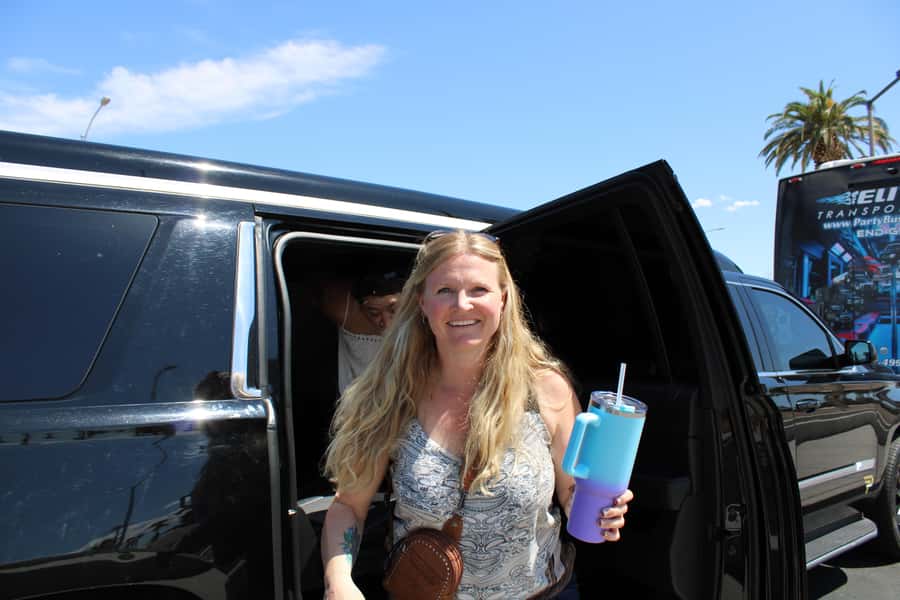 Private Limo 2.5hr Tour of Vegas with Champagne - Inside the black stretch limo: comfort, cleanliness, and photo-friendly time