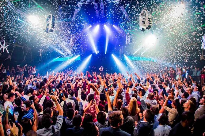 Private Party Bus Up to 30 People Vegas Nightclub Tour - The 9pm Pickup and What the Meeting Point Means