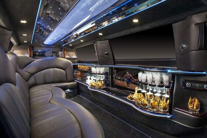 Private Roundtrip Transfer: To Las Vegas by Luxury Limo - First impression at LAS: meet-and-greet beats the chaos