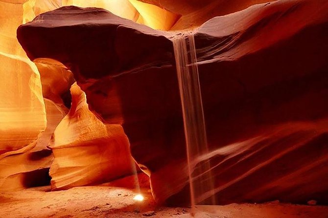 Private Upper or Lower Antelope Canyon & Horseshoe Bend Day Tour - Horseshoe Bend: The Easy Hike That Still Demands Sun Safety