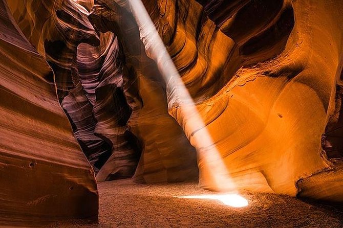 Private Upper or Lower Antelope Canyon & Horseshoe Bend Day Tour - Upper vs Lower Antelope Canyon: How Your Choice Changes the Day