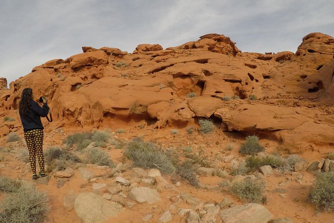 Private Valley of Fire Hiking Tour from Las Vegas - Mouse’s Tank: the easy 1/4-mile walk with petroglyph power