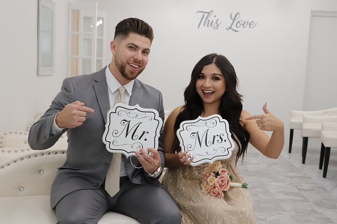 Quickie Las Vegas Wedding at Paradise Wedding Chapel - Quickie Vegas Marriage at Paradise Wedding Chapel: the basic pitch