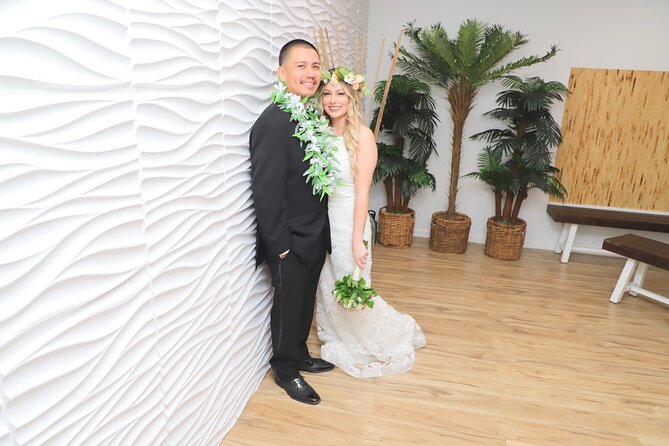 Quickie Sign and Go Wedding at Hawaiian Wedding Chapel - Optional Upgrades: Photo Packages and Keepsakes