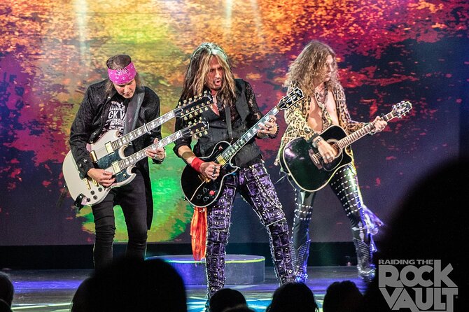 Raiding the Rock Vault at the Hard Rock Cafe in Las Vegas - Timing: what 8:00 pm means for your night