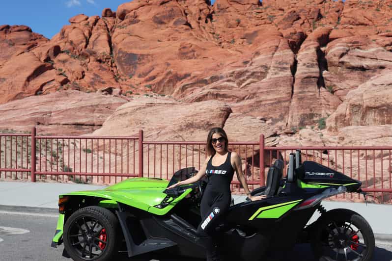 Red Rock Canyon Guided Automatic Slingshot Tour - Driving an automatic Slingshot through Red Rock: the smart mix of thrill and scenery