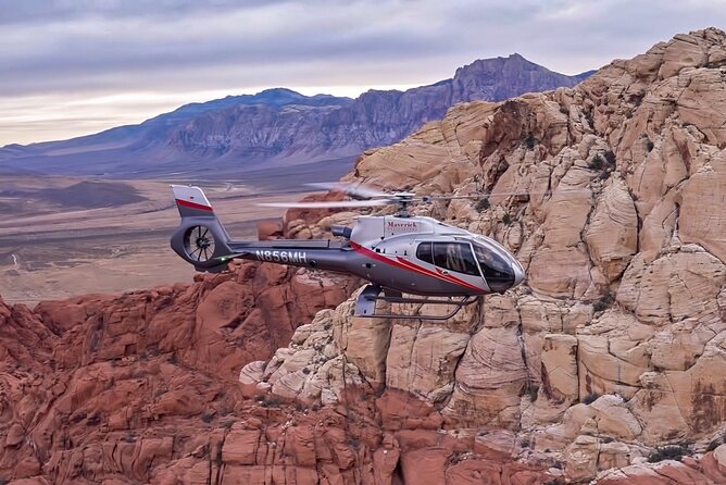 Red Rock Canyon Helicopter Tour with Landing and Champagne Toast - Red Rock Canyon Helicopter Timing: Day vs Sunset in Real Life