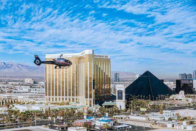Red Rock Canyon Helicopter Tour with Landing and Champagne Toast - The Big Moment: Landing on the Private Vista and the 30-Minute Pause